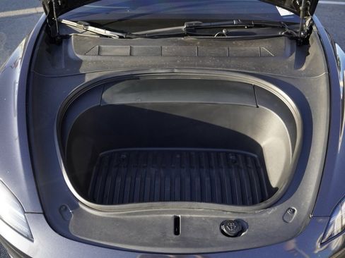 Used 2024 Tesla Model 3 Standard Range image 23