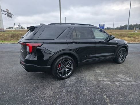 Certified 2025 Ford Explorer ST-Line w/ Premium Package image 5