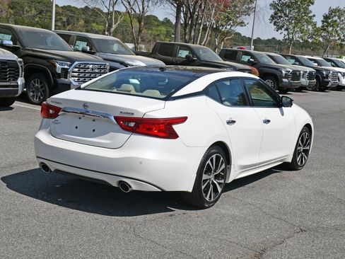 Used 2018 Nissan Maxima Platinum image 4