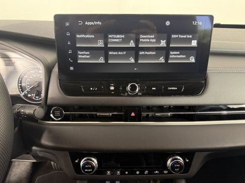 Used 2025 Mitsubishi Outlander AWD image 20