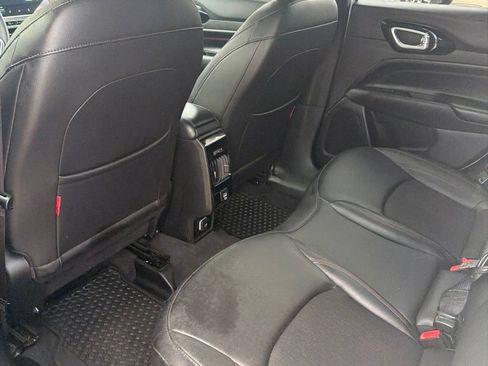 Used 2025 Jeep Compass Trailhawk AWD/4WD image 5