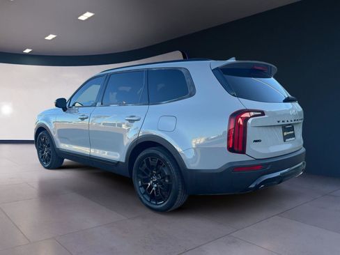 Used 2022 Kia Telluride SX w/ SX Prestige Package image 3
