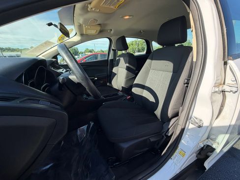 Used 2015 Ford Focus S FWD image 18