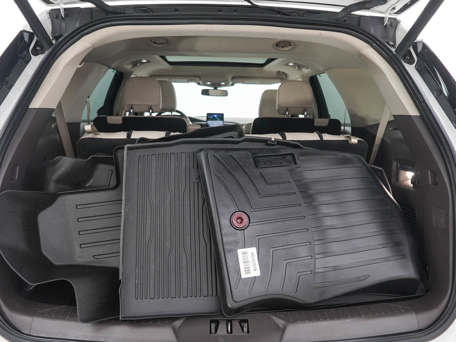 Used 2020 Ford Explorer Platinum w/ Premium Technology Package AWD/4WD image 9