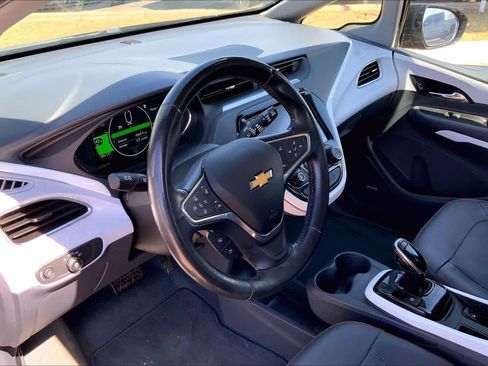 Used 2019 Chevrolet Bolt Premier w/ Infotainment Package FWD image 16