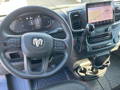 New 2025 RAM ProMaster 2500 w/ Quick Order Package 22G SLT image 10