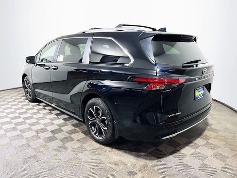 New 2026 Toyota Sienna Platinum AWD/4WD image 6
