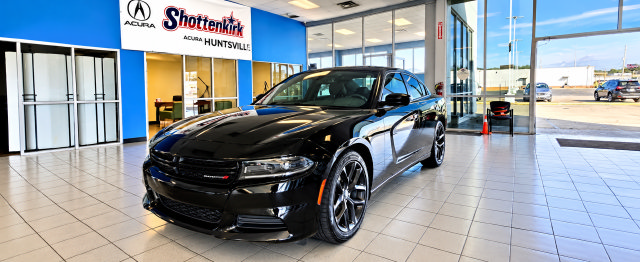 Used 2022 Dodge Charger SXT w/ Blacktop Package RWD image 1