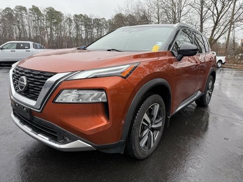 Used 2021 Nissan Rogue Platinum image 1