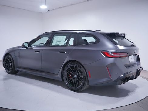 New 2026 BMW M5 Touring image 3