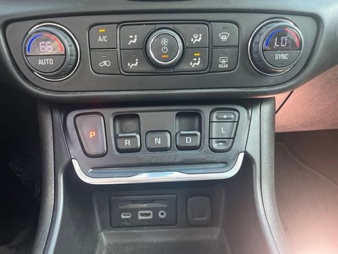 Used 2018 GMC Terrain Denali w/ Driver Alert Package II AWD/4WD image 30