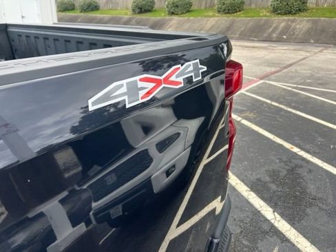Used 2023 Chevrolet Silverado 1500 Custom AWD/4WD image 10