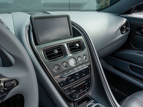 Used 2021 Aston Martin DB11 Volante image 62