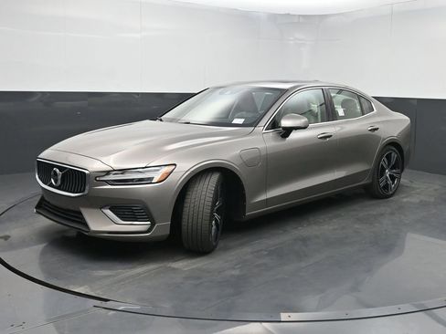 Used 2021 Volvo S60 T8 Inscription w/ Climate Package image 22