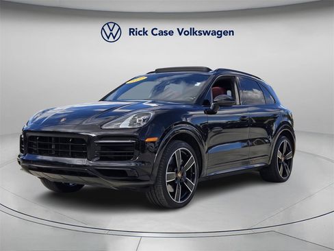 Used 2022 Porsche Cayenne image 8