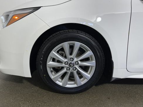 Certified 2024 Toyota Corolla SE w/ SE Package FWD image 11