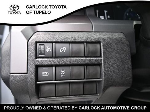 Used 2025 Toyota Tacoma SR5 AWD/4WD image 19