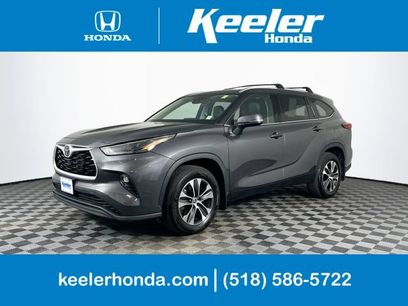 Used 2022 Toyota Highlander XLE