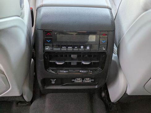 Used 2022 Jeep Grand Cherokee L Summit w/ Advanced Protech Group IV image 28