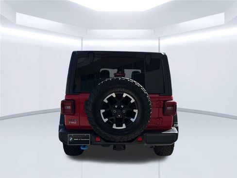 Used 2025 Jeep Wrangler Unlimited Rubicon 4xe w/ Convenience Group AWD/4WD image 6