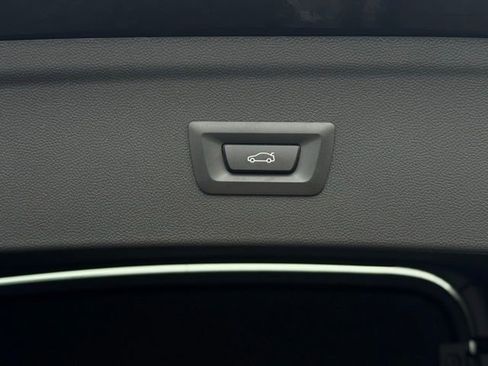 New 2026 BMW iX xDrive60 image 12