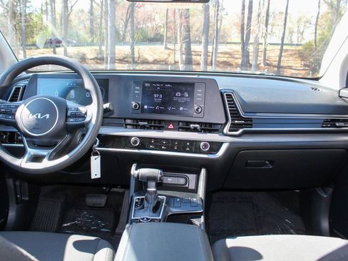 Used 2023 Kia Sportage LX image 19