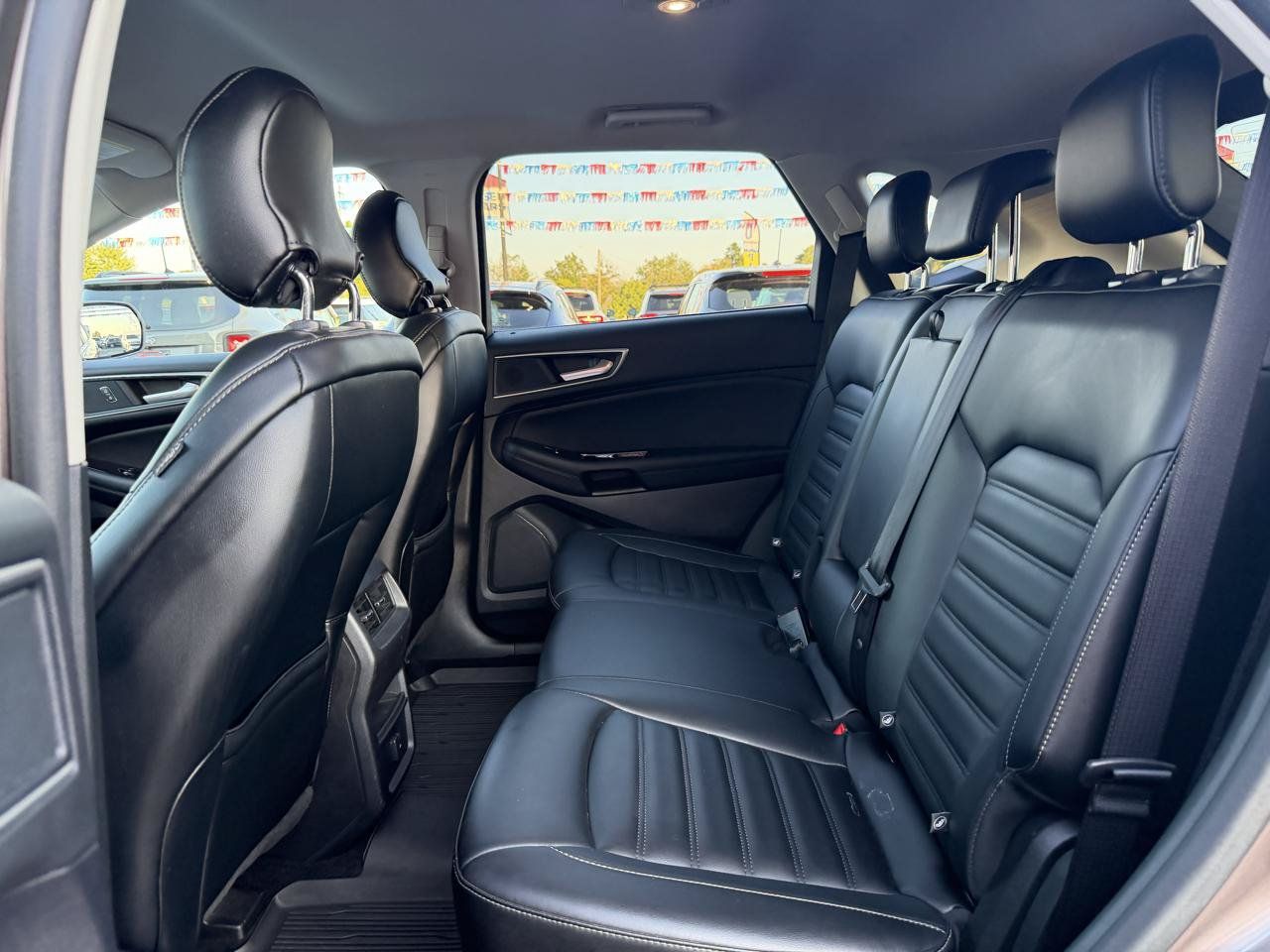 Used 2019 Ford Edge SEL w/ Cold Weather Package AWD/4WD image 18