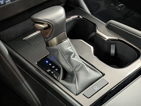 Used 2025 Lexus ES 350 w/ Premium Package FWD image 26