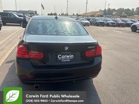 Used 2014 BMW 320i Sedan RWD image 6