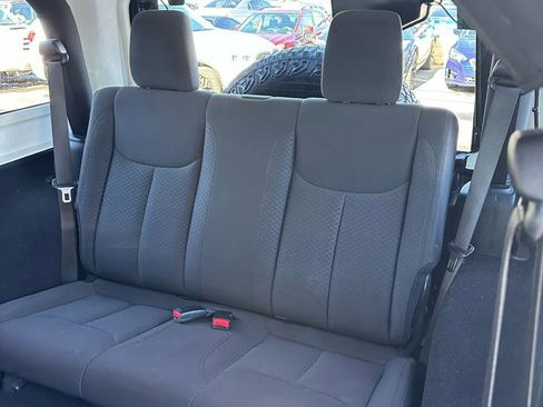 Used 2018 Jeep Wrangler Sport image 13