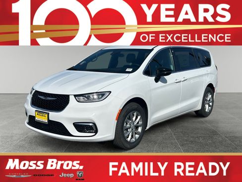 New 2026 Chrysler Pacifica Select image 1