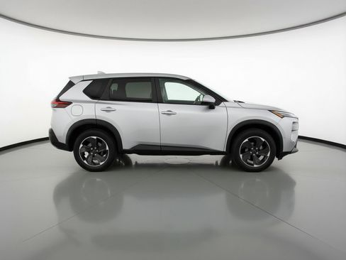 Used 2025 Nissan Rogue SV FWD image 11
