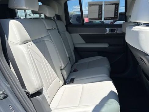 Used 2025 Hyundai Santa Fe SEL AWD/4WD image 18