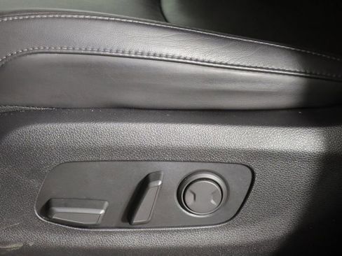 Used 2023 Kia Carnival LX FWD image 24