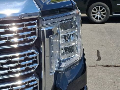 Used 2020 GMC Sierra 2500 Denali w/ Denali Ultimate Package AWD/4WD image 9