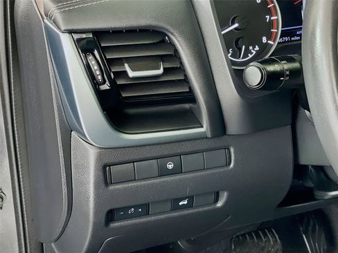 Used 2022 Nissan Rogue SV w/ SV Premium Package AWD/4WD image 13