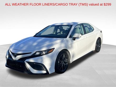 Used 2024 Toyota Camry SE w/ Blackout Package (TMS) image 8