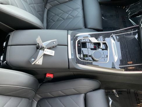 New 2026 BMW X5 xDrive50e image 34