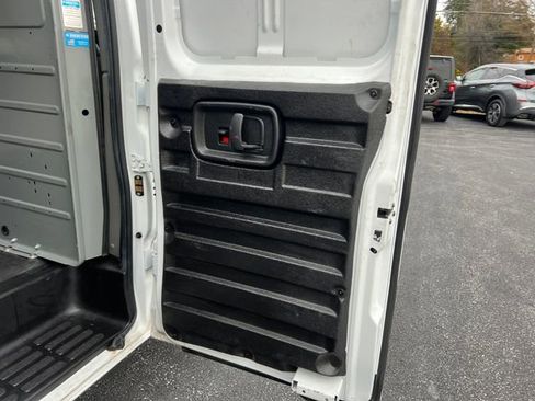 Used 2023 GMC Savana 2500 w/ Driver Convenience Package image 15
