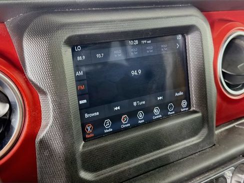 Used 2021 Jeep Wrangler Unlimited Rubicon AWD/4WD image 14