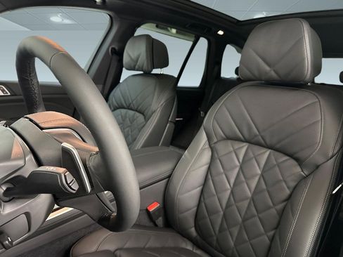 Used 2026 BMW X5 sDrive40i image 19
