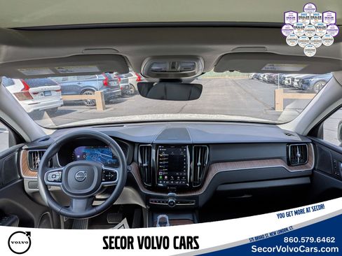 Used 2023 Volvo XC60 B6 Ultimate w/ Protection Package Premier image 18