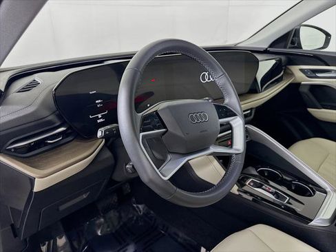 Certified 2025 Audi Q5 Premium w/ Convenience Package AWD/4WD image 4
