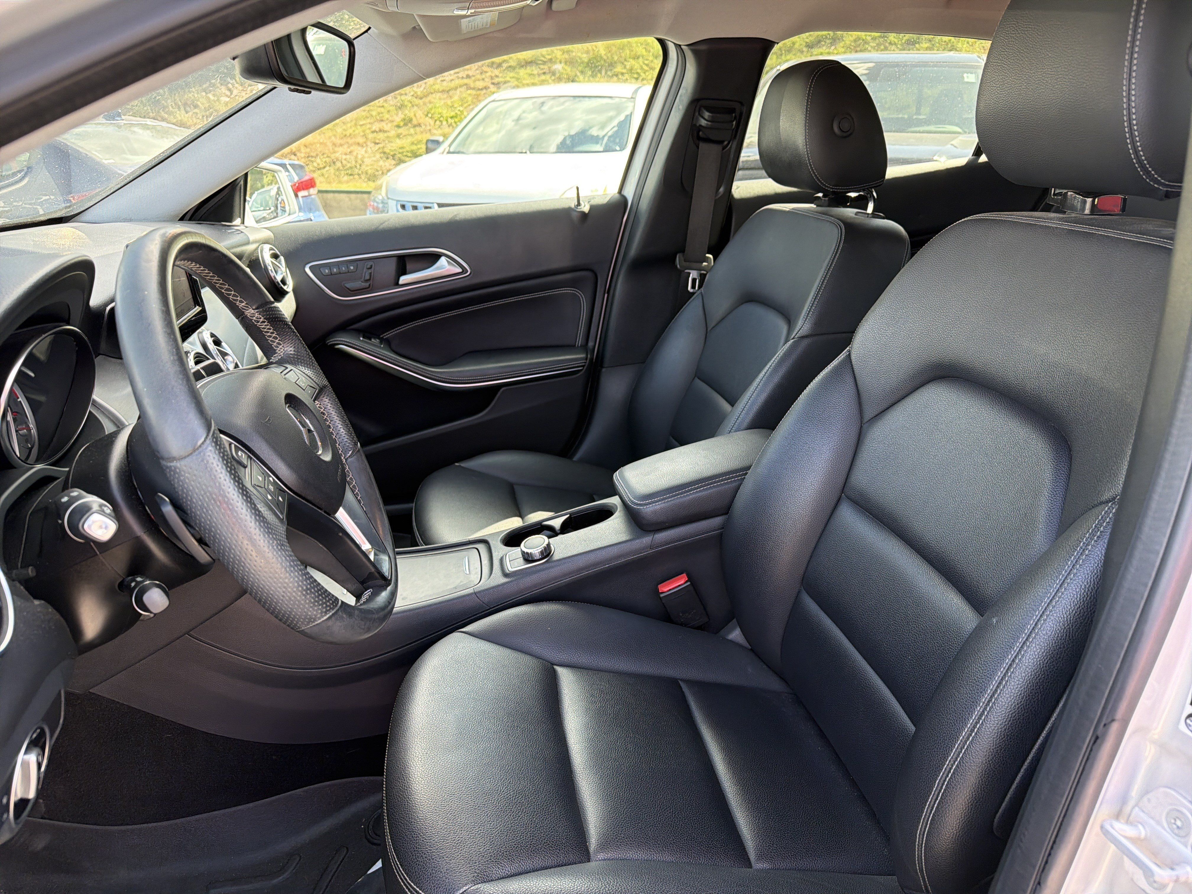 Used 2015 Mercedes-Benz GLA 250 4MATIC image 2