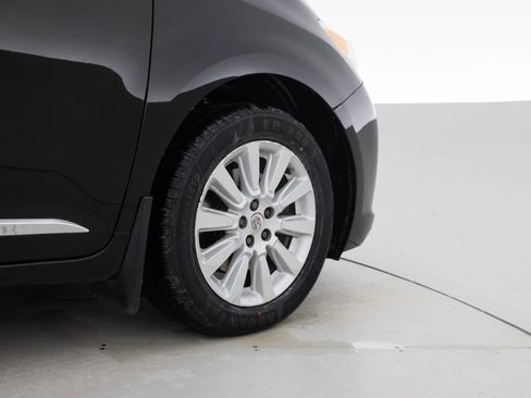 Used 2014 Toyota Sienna Limited w/ Limited Premium Package image 18