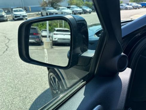 Used 2018 Jeep Grand Cherokee Altitude AWD/4WD image 14