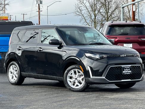 Used 2024 Kia Soul LX w/ Option Group 015 image 2