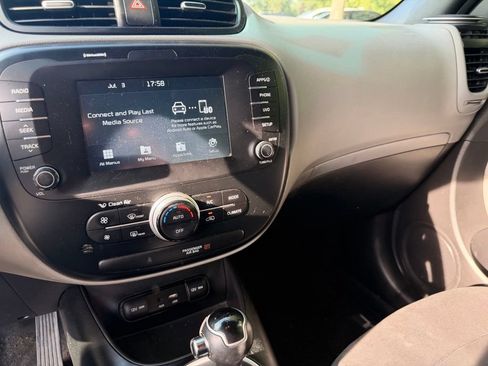 Used 2019 Kia Soul w/ Convenience Package FWD image 12