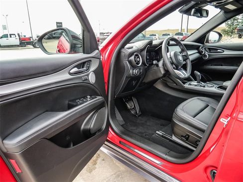 Used 2024 Alfa Romeo Stelvio Ti image 38