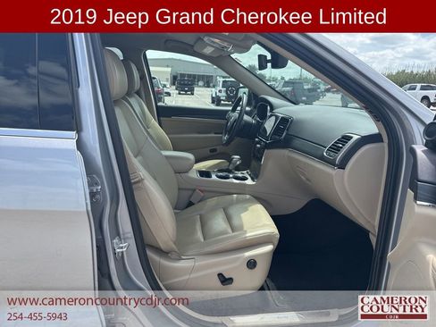 Used 2019 Jeep Grand Cherokee Limited RWD image 19